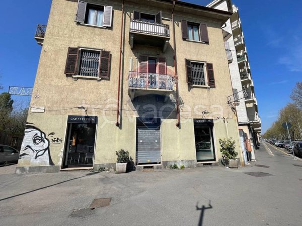 negozio in vendita a Torino in zona Lucento