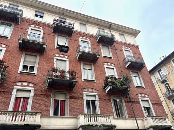 appartamento in vendita a Torino in zona Cit Turin