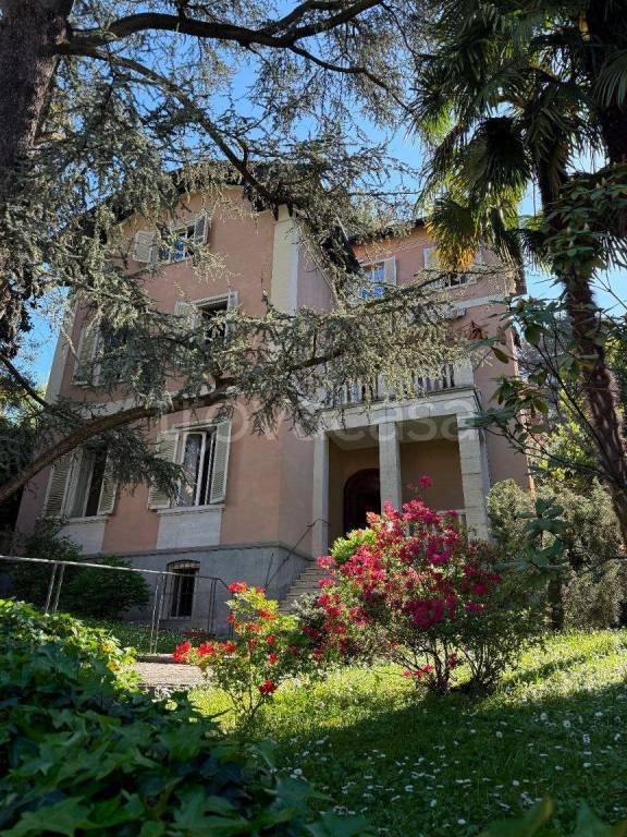 casa indipendente in vendita a Torino in zona Cavoretto