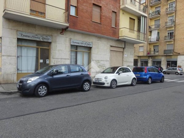 negozio in vendita a Torino in zona Vallette