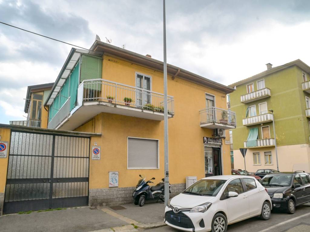 casa indipendente in vendita a Torino in zona Mirafiori Sud