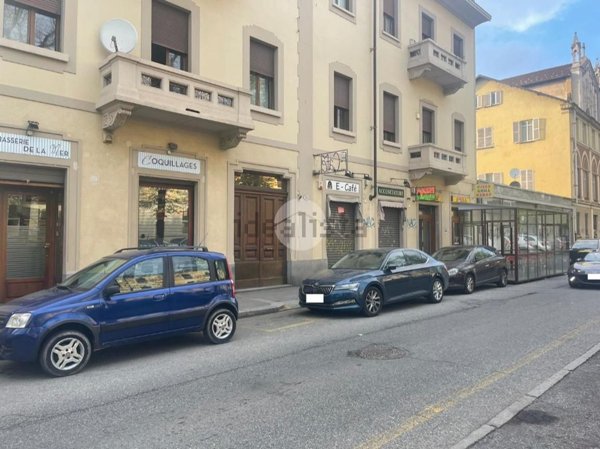 negozio in vendita a Torino in zona Cenisia