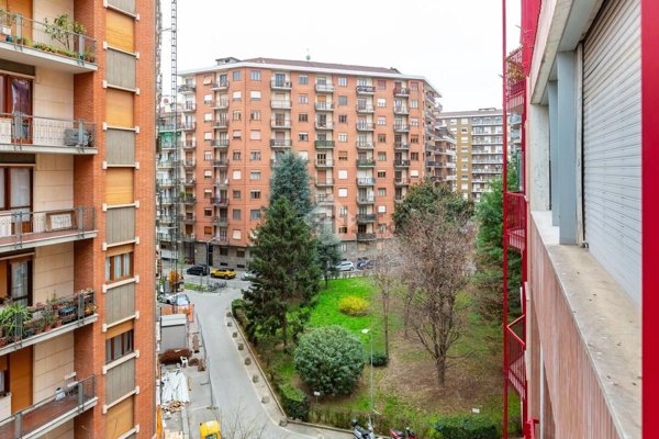 appartamento in vendita a Torino in zona Santa Rita