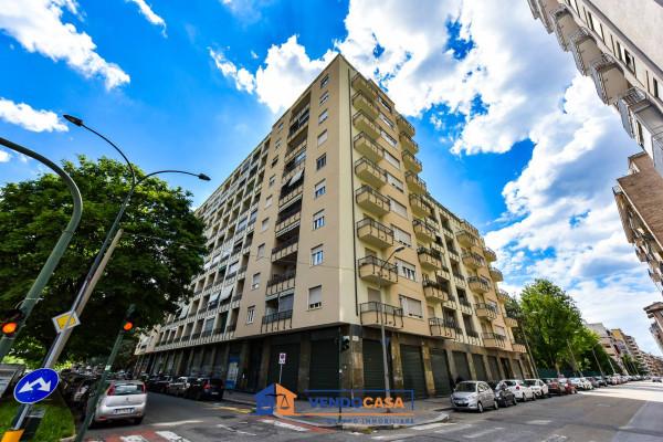appartamento in vendita a Torino in zona Lingotto