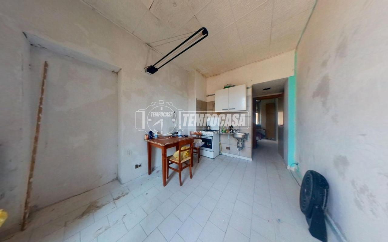appartamento in vendita a Torino in zona Borgata Vittoria