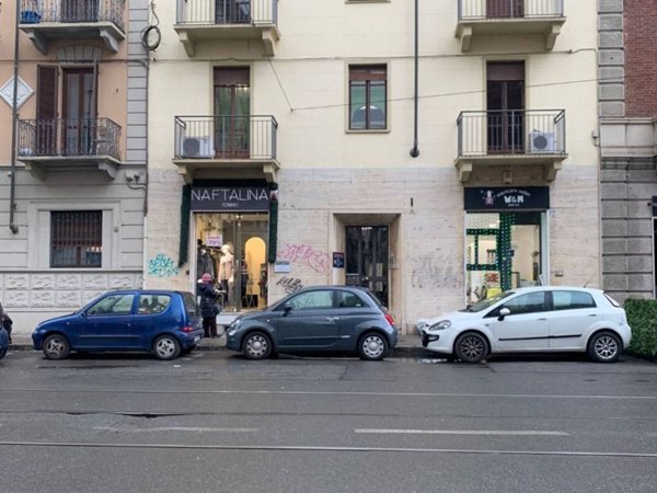 negozio in vendita a Torino in zona Borgo San Paolo