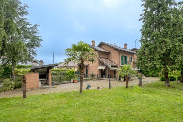 casa indipendente in vendita a Torino in zona Sassi