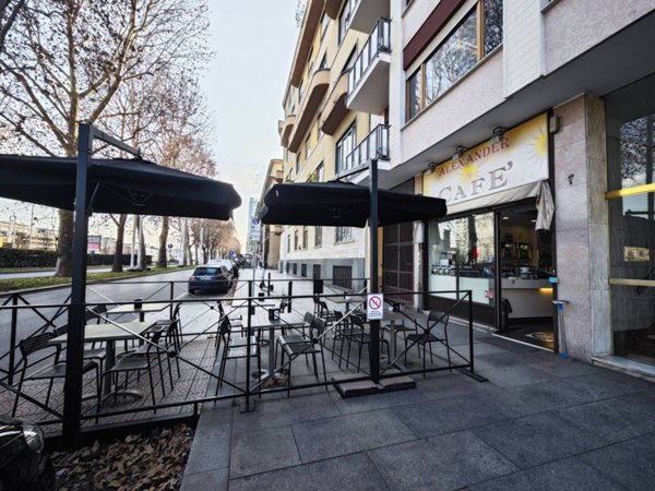 negozio in vendita a Torino in zona Cit Turin