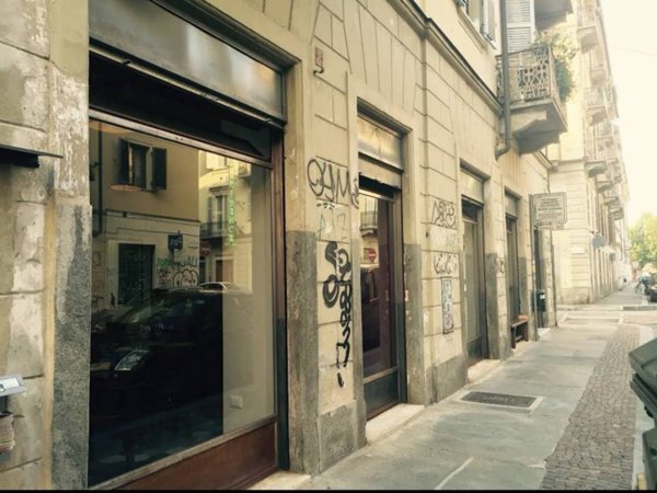 negozio in vendita a Torino in zona Vanchiglia