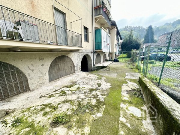 casa indipendente in vendita a Torino in zona Rosa