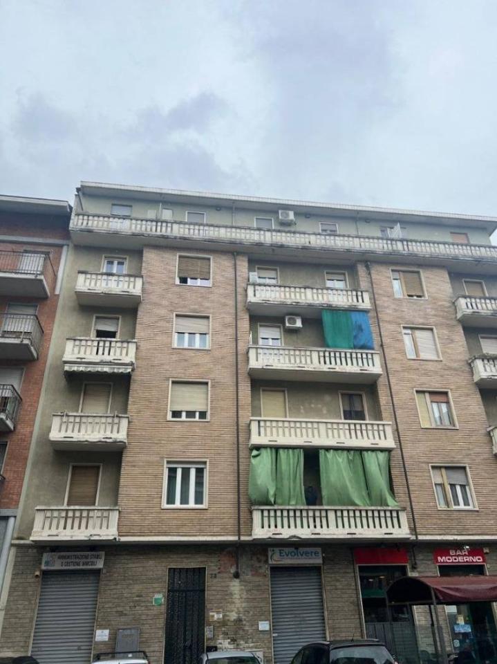 appartamento in vendita a Torino in zona Borgata Vittoria