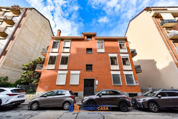 negozio in vendita a Torino in zona Santa Rita