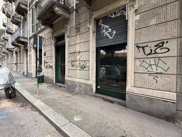 negozio in vendita a Torino in zona Barriera di Milano