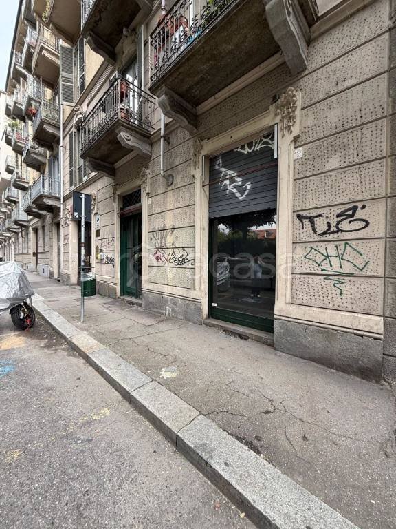negozio in vendita a Torino in zona Aurora