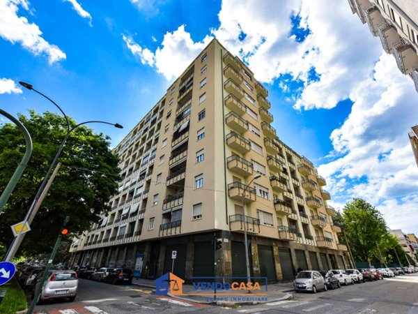 appartamento in vendita a Torino in zona Lingotto