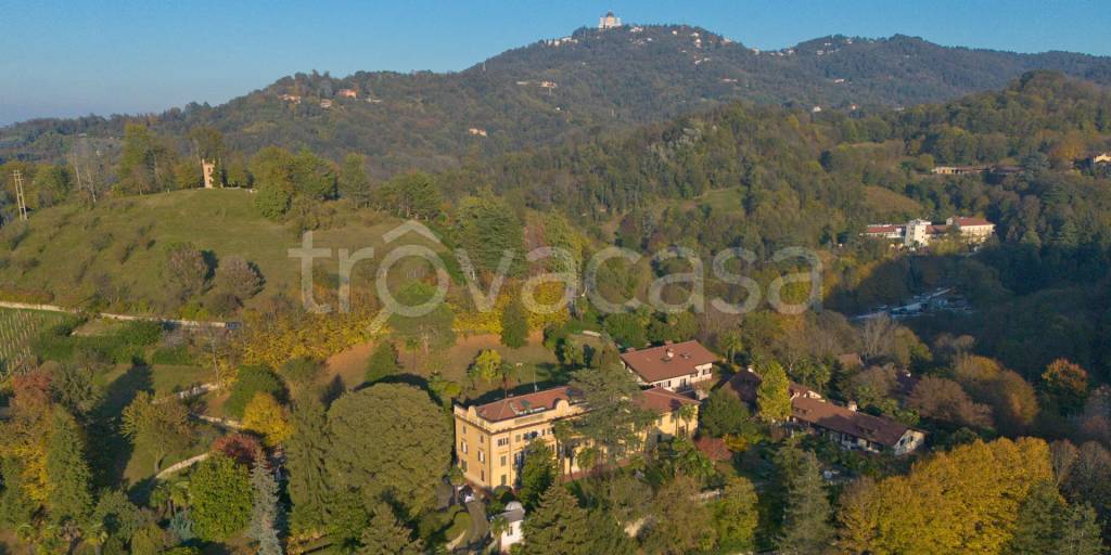 casa indipendente in vendita a Torino in zona Madonna del Pilone