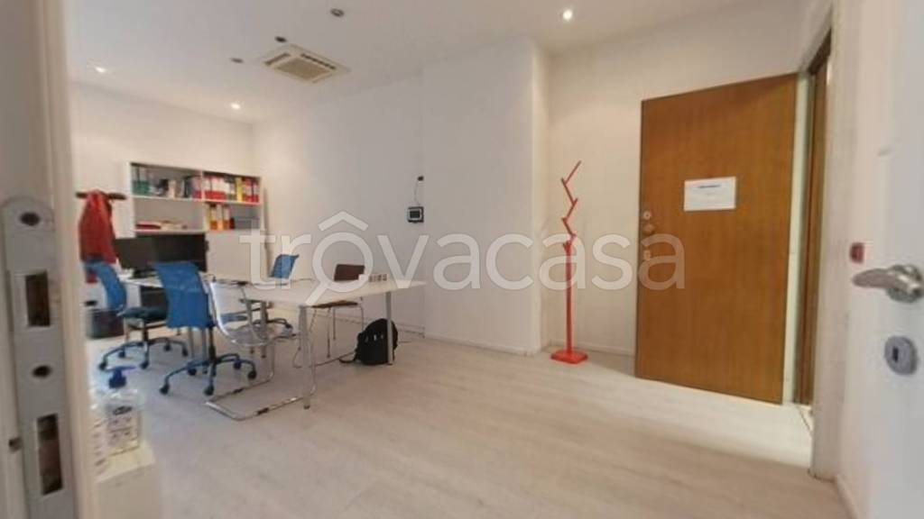 ufficio in vendita a Torino in zona Lucento
