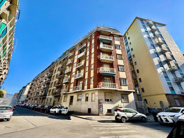 appartamento in vendita a Torino in zona Cenisia