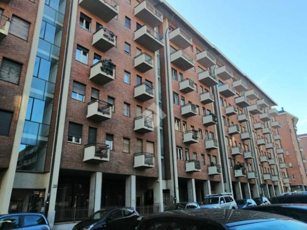 negozio in vendita a Torino in zona Millefonti