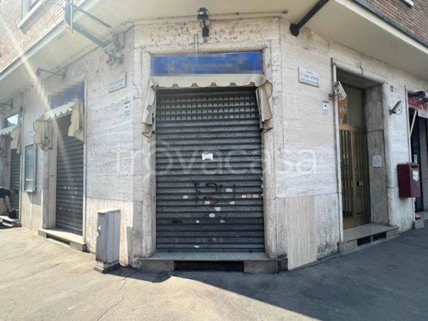 negozio in vendita a Torino in zona Barriera di Milano