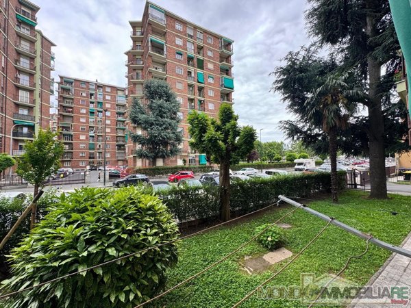 appartamento in vendita a Torino in zona Lingotto