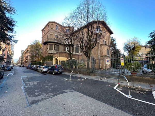 appartamento in vendita a Torino in zona Crocetta