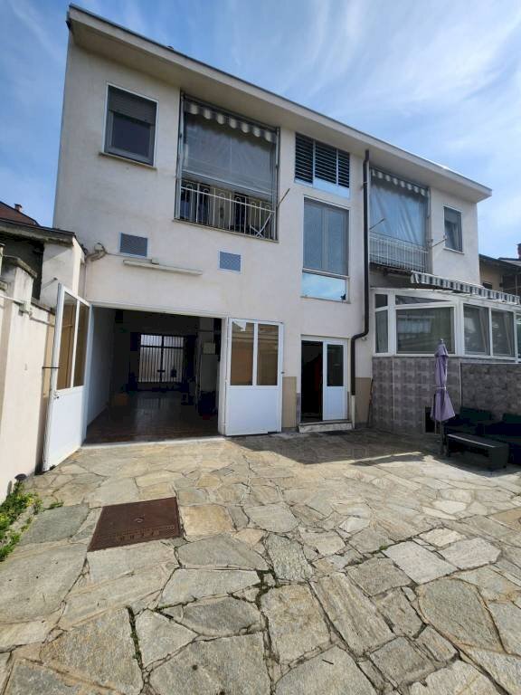 casa indipendente in vendita a Torino in zona Borgata Lesna
