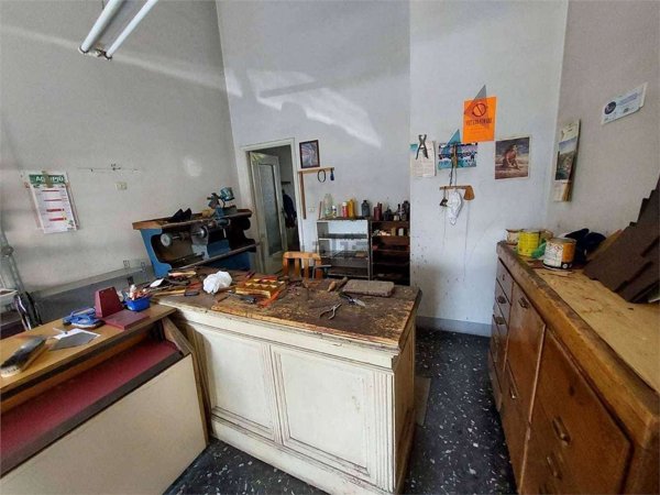 locale commerciale in vendita a Torino in zona Barriera di Milano