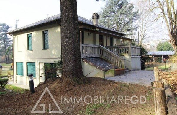 casa indipendente in vendita a Torino in zona Cavoretto