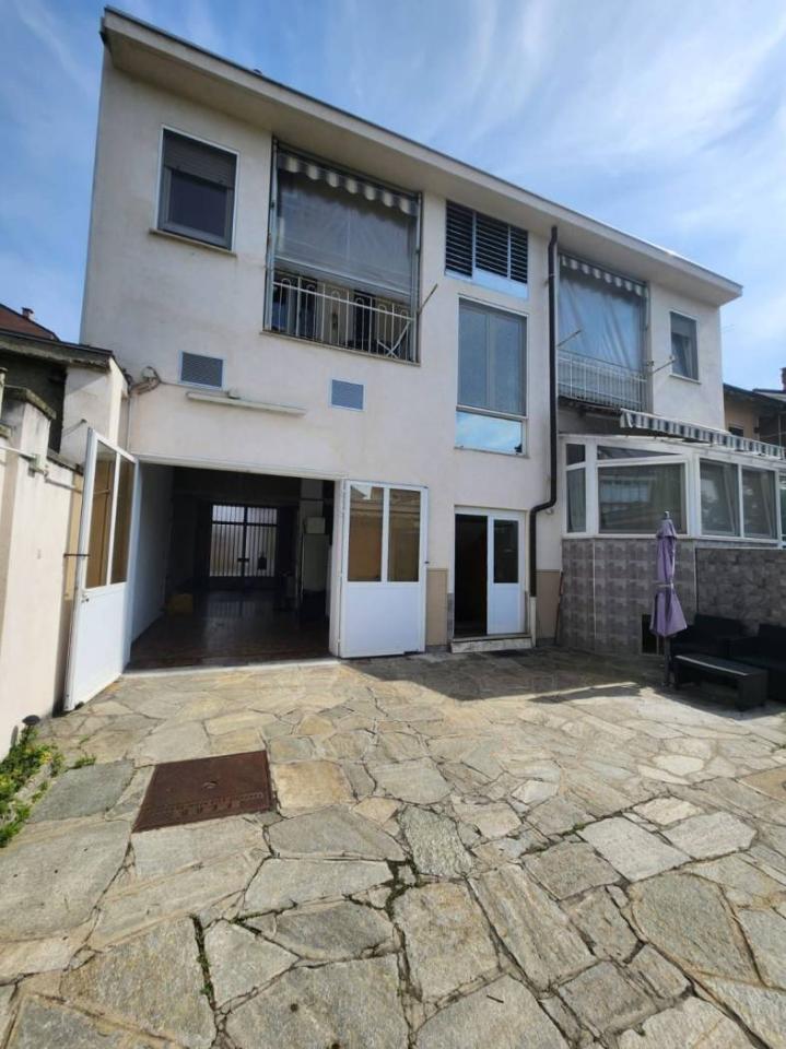 casa indipendente in vendita a Torino in zona Pozzo Strada