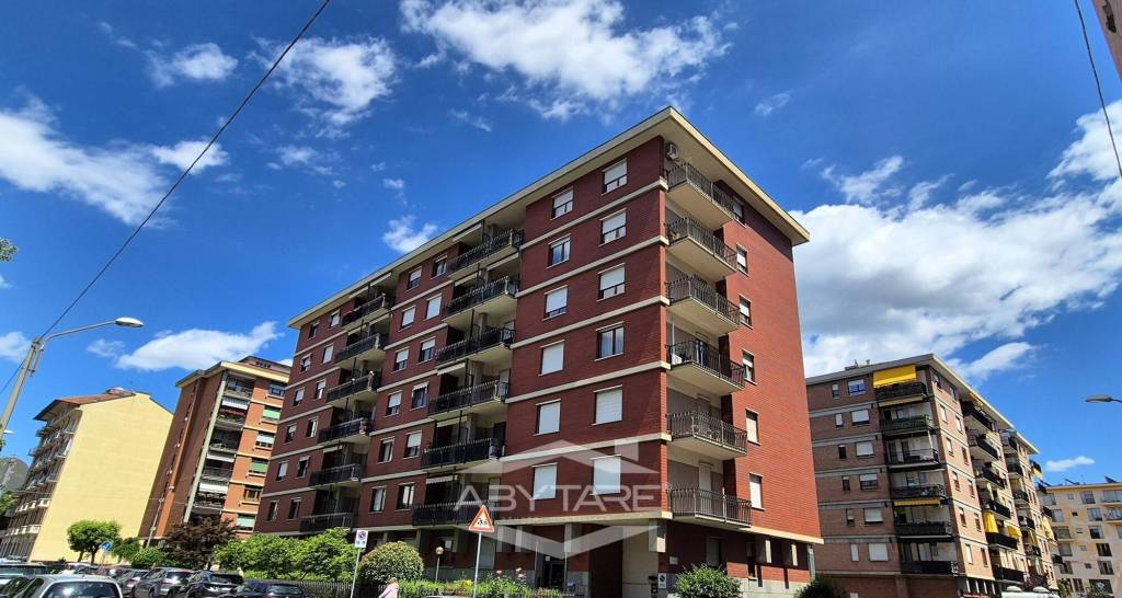 appartamento in vendita a Torino in zona Lingotto