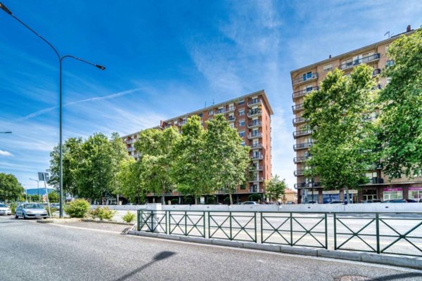 appartamento in vendita a Torino in zona Borgata Vittoria