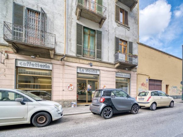 negozio in vendita a Torino in zona Borgata Vittoria