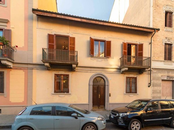casa indipendente in vendita a Torino in zona Cenisia