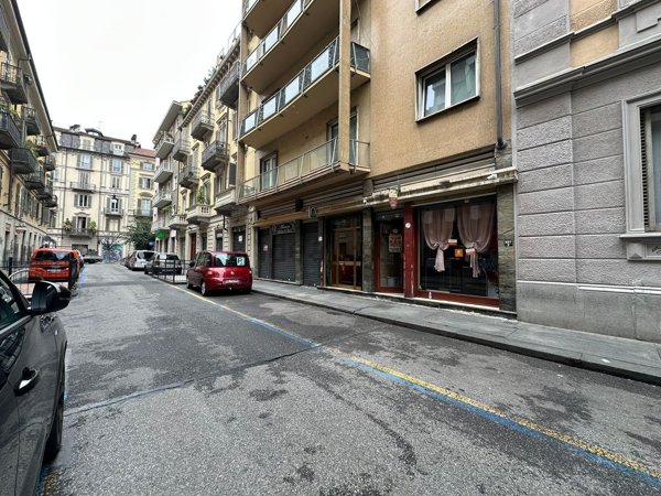 negozio in vendita a Torino in zona San Salvario