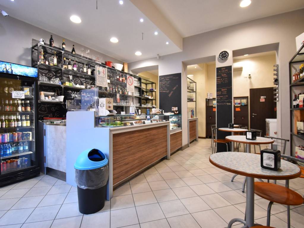 negozio in vendita a Torino in zona Santa Rita