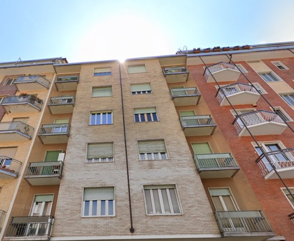 appartamento in vendita a Torino in zona Lingotto