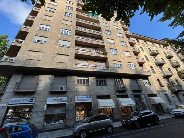 appartamento in vendita a Torino in zona Cit Turin