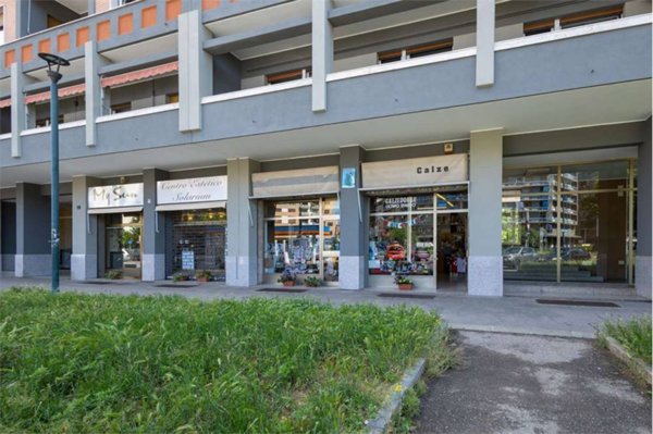 negozio in vendita a Torino in zona Borgo San Paolo