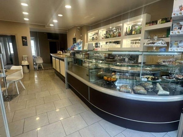 negozio in vendita a Torino in zona Parella