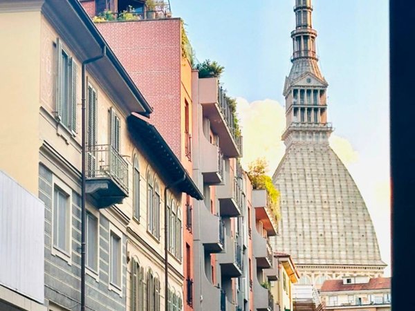 negozio in vendita a Torino in zona Vanchiglia