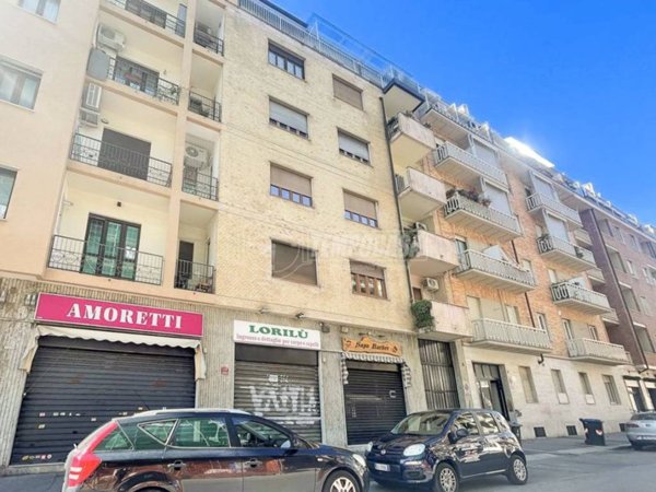 negozio in vendita a Torino in zona Mirafiori Nord