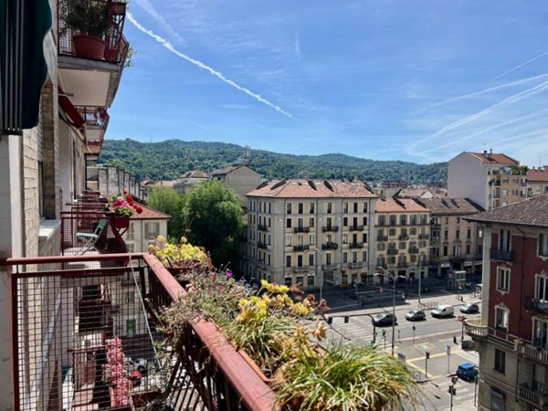 appartamento in vendita a Torino in zona San Salvario