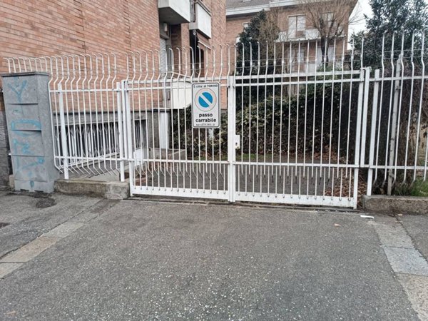 negozio in vendita a Torino in zona Lucento