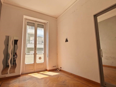 appartamento in vendita a Torino in zona Cit Turin