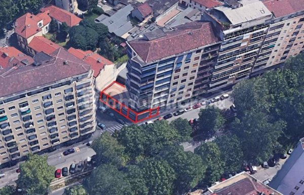 negozio in vendita a Torino in zona Cit Turin