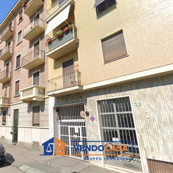 negozio in vendita a Torino in zona Lingotto