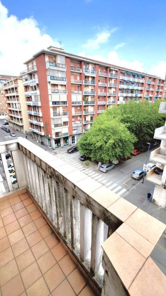 appartamento in vendita a Torino in zona Borgata Vittoria