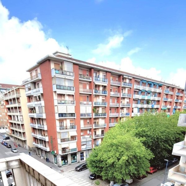 appartamento in vendita a Torino in zona Borgata Vittoria