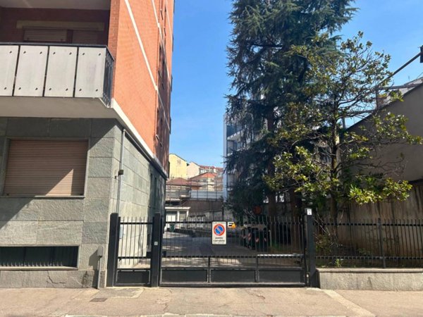 negozio in vendita a Torino in zona Pozzo Strada